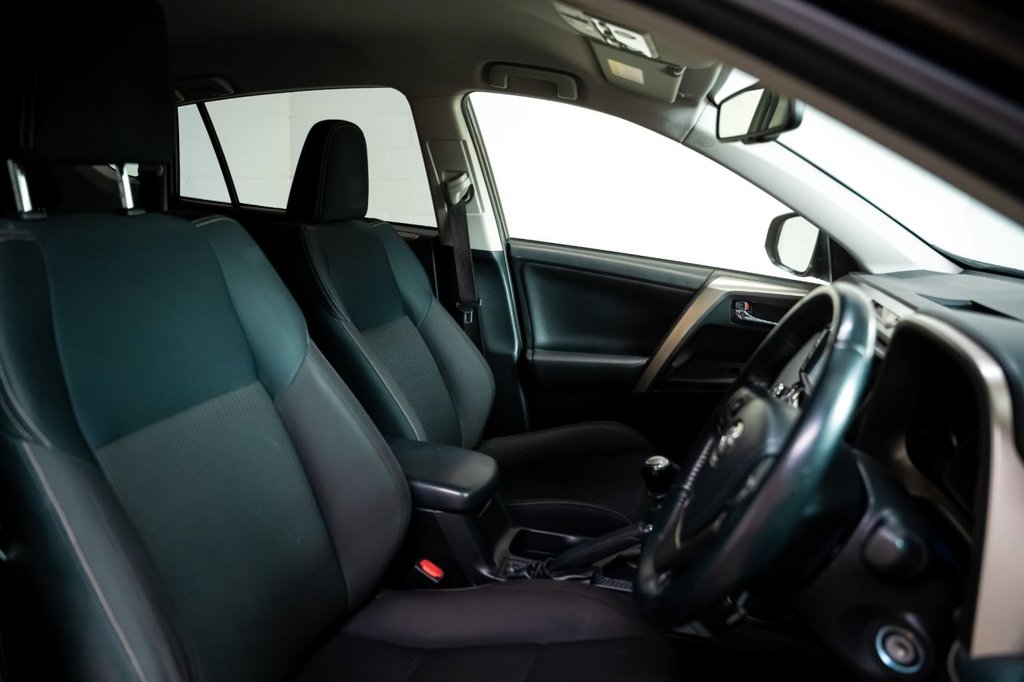 2015 Toyota RAV4 thumbnail 5