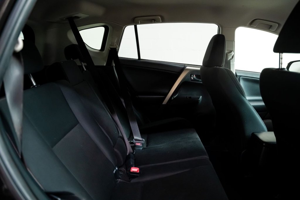 2015 Toyota RAV4 thumbnail 6