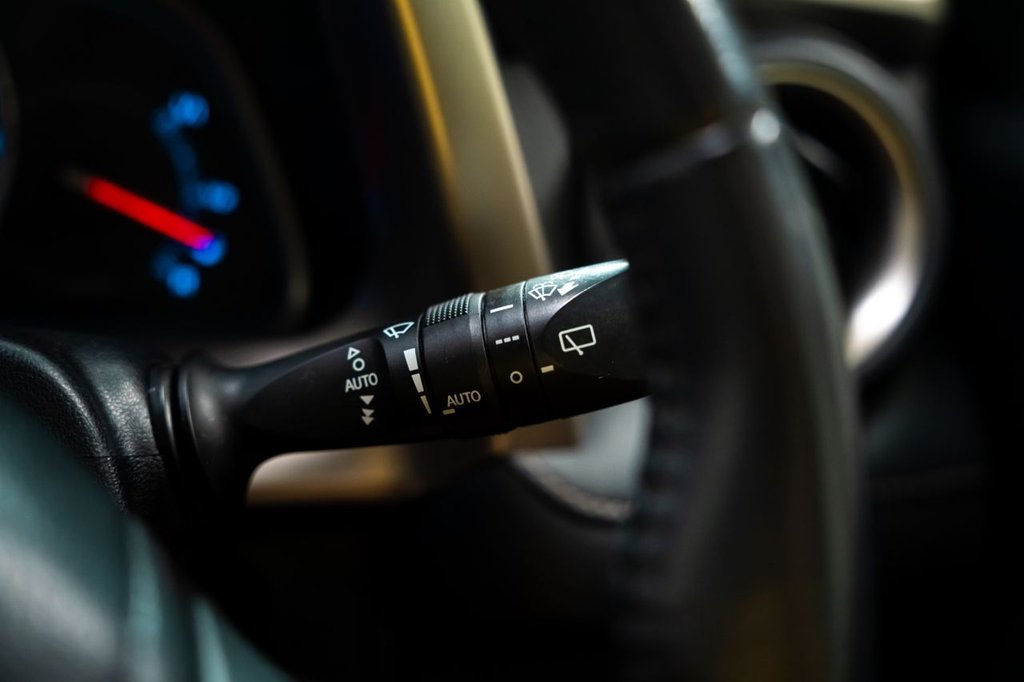 2015 Toyota RAV4 thumbnail 19