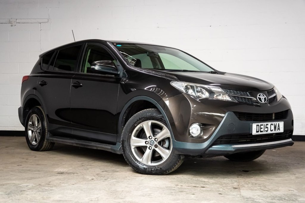 2015 Toyota RAV4 — photo 1