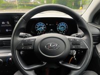 USED 2023 23 HYUNDAI BAYON 1.0 T-GDi MHEV SE Connect SUV 5dr Petrol Hybrid Manual Euro 6 (s/s) (100 ps) ***ONE OWNER + REVERSE CAMERA + BIG WARRANTY*** (1Owner,Camera,ApplePlay,ParkAid,Cruise,FSH,4K!)
