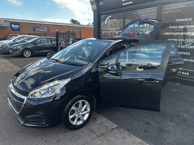 View our PEUGEOT 208