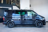 USED 2022 22 VOLKSWAGEN TRANSPORTER 2.0 TDI T30 Highline Kombi Double Cab 5dr Diesel DSG FWD SWB Euro 6 (s/s) (150 ps) Twin Sliding Doors, Tailgate