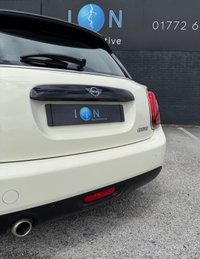 USED 2020 70 MINI HATCH 1.5 Cooper *Large Screen, Park Sensors, Heated Seats, LED Lights* 