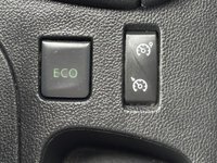 USED 2016 16 RENAULT CLIO 0.9 TCe Dynamique Nav Hatchback 5dr Petrol Manual Euro 6 (s/s) (90 ps) LOW MILES + SAT NAV + 1 OWNER + &pound;20 TAX + CRUISE + FSH