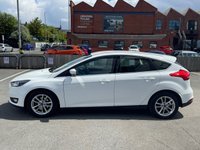 USED 2015 65 FORD FOCUS 1.0T EcoBoost Zetec Hatchback 5dr Petrol Manual Euro 6 (s/s) (125 ps) 1 OWNER -- FULL SERVICE HISTORY -- &pound;20 TAX -- PARKING SENSORS