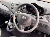 USED 2012 12 HYUNDAI I10 1.2 Classic Hatchback 5dr Petrol Manual Euro 5 (85 bhp) LOW MILES + FSH + LOW TAX + 1OWNER + IDEAL  FIST CAR
