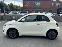 USED 2022 22 FIAT 500E 42kWh Icon Hatchback 3dr Electric Auto (118 ps) ELECTRIC AUTO -- NAV -- CAR PLAY -- CRUISE -- PARKING SENSORS