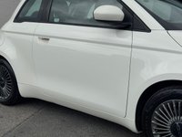 USED 2022 22 FIAT 500E 42kWh Icon Hatchback 3dr Electric Auto (118 ps) ELECTRIC AUTO -- NAV -- CAR PLAY -- CRUISE -- PARKING SENSORS