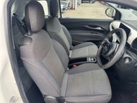 USED 2022 22 FIAT 500E 42kWh Icon Hatchback 3dr Electric Auto (118 ps) ELECTRIC AUTO -- NAV -- CAR PLAY -- CRUISE -- PARKING SENSORS