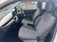USED 2022 22 FIAT 500E 42kWh Icon Hatchback 3dr Electric Auto (118 ps) ELECTRIC AUTO -- NAV -- CAR PLAY -- CRUISE -- PARKING SENSORS