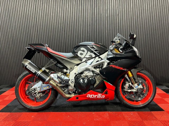 View our APRILIA RSV4