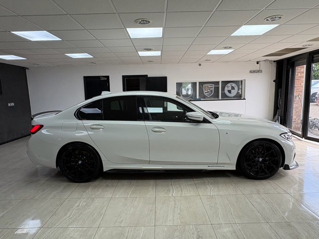 View our BMW 3 SERIES