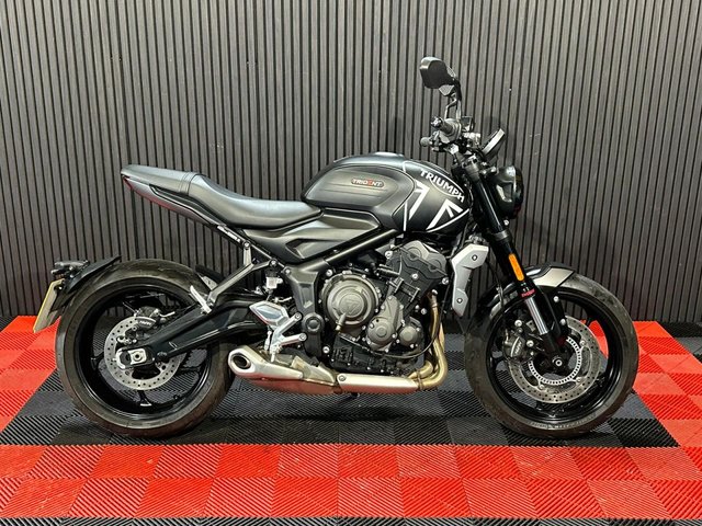 View our TRIUMPH Trident 660