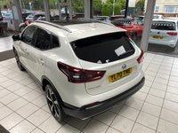 USED 2021 70 NISSAN QASHQAI 1.3 DIG-T N-Motion SUV 5dr Petrol Manual Euro 6 (s/s) (140 ps) STORM WHITE / 3D QUITLED NAPPA LEATHER / PANORAMIC ROOF / TOUCHSCREEN APPLE CARPLAY & ANDROID AUTO / REAR SENSORS / 360 CAMERAS / HEATED SEATS / DAB / CRUISE CONTROL