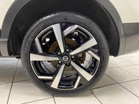 USED 2021 70 NISSAN QASHQAI 1.3 DIG-T N-Motion SUV 5dr Petrol Manual Euro 6 (s/s) (140 ps) STORM WHITE / 3D QUITLED NAPPA LEATHER / PANORAMIC ROOF / TOUCHSCREEN APPLE CARPLAY & ANDROID AUTO / REAR SENSORS / 360 CAMERAS / HEATED SEATS / DAB / CRUISE CONTROL