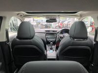 USED 2021 70 NISSAN QASHQAI 1.3 DIG-T N-Motion SUV 5dr Petrol Manual Euro 6 (s/s) (140 ps) STORM WHITE / 3D QUITLED NAPPA LEATHER / PANORAMIC ROOF / TOUCHSCREEN APPLE CARPLAY & ANDROID AUTO / REAR SENSORS / 360 CAMERAS / HEATED SEATS / DAB / CRUISE CONTROL