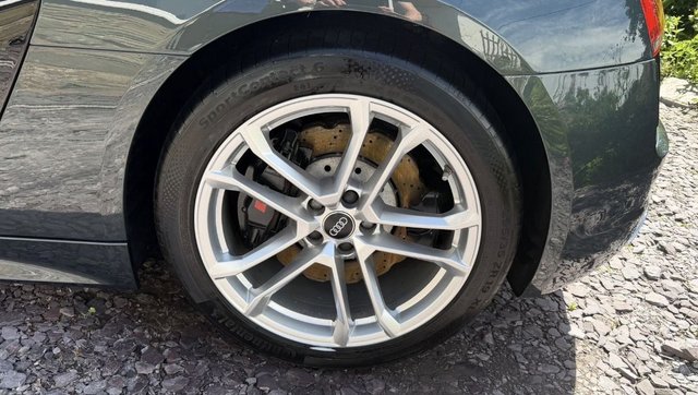 View our AUDI R8