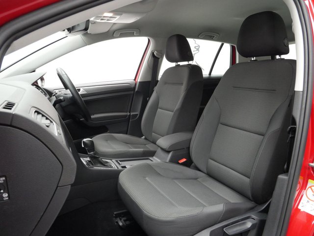 View our VOLKSWAGEN GOLF