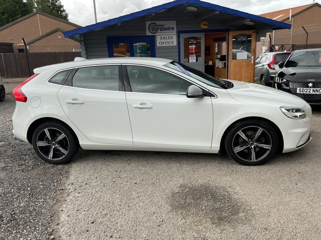View our VOLVO V40