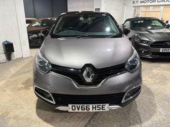 View our RENAULT CAPTUR