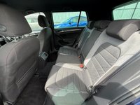 USED 2017 67 VOLKSWAGEN GOLF 2.0 TDI R-Line Hatchback 5dr Diesel DSG Euro 6 (s/s) (150 ps) * MOT APRIL 2027 - SERVICE HISTORY INC T/BELT - ALLOYS *