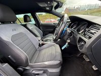 USED 2017 67 VOLKSWAGEN GOLF 2.0 TDI R-Line Hatchback 5dr Diesel DSG Euro 6 (s/s) (150 ps) * MOT APRIL 2027 - SERVICE HISTORY INC T/BELT - ALLOYS *