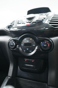 USED 2016 16 FORD ECOSPORT 1.0T EcoBoost Titanium 2WD Euro 5 (s/s) 5dr Service History, 2 Keys
