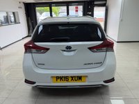 USED 2016 16 TOYOTA AURIS 1.8 VVT-h Design Hatchback 5dr Petrol Hybrid CVT Euro 6 (s/s) (136 ps) 