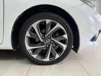 USED 2016 16 TOYOTA AURIS 1.8 VVT-h Design Hatchback 5dr Petrol Hybrid CVT Euro 6 (s/s) (136 ps) 