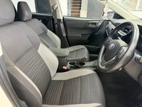 USED 2016 16 TOYOTA AURIS 1.8 VVT-h Design Hatchback 5dr Petrol Hybrid CVT Euro 6 (s/s) (136 ps) 
