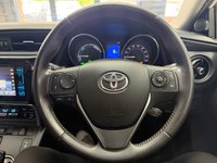 USED 2016 16 TOYOTA AURIS 1.8 VVT-h Design Hatchback 5dr Petrol Hybrid CVT Euro 6 (s/s) (136 ps) 