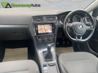 USED 2017 17 VOLKSWAGEN GOLF 1.6TDI SE NAVIGATION 115 BLUEMOTION 