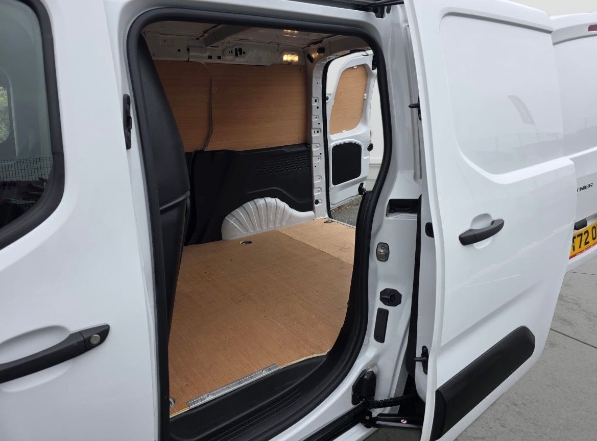 USED 2023 72 PEUGEOT PARTNER 1.5 BlueHDi 1000 Professional Premium + Standard Panel Van 5dr Diesel Manual SWB Euro 6 (s/s) (100 bhp) 