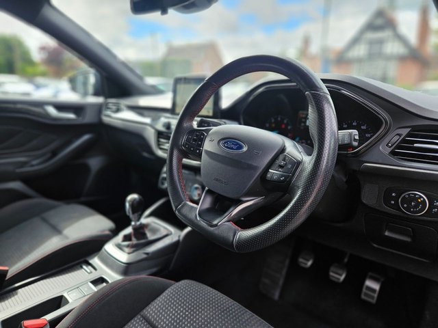 View our FORD FOCUS