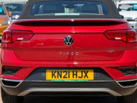 USED 2021 VOLKSWAGEN T-ROC 1.5 TSI EVO Design Cabriolet Kings Red Vienna Leather Petrol DSG Euro 6 (s/s) (150 ps) LOVELY SPEC T-ROC CABRIOLET VIENNA LEATHER LEATHER DISCOVER MEDIA NAVIGATION DAB PHONE PROJECTION