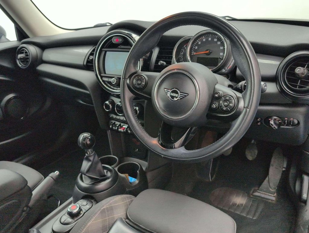 Used 2018 68 MINI HATCH 1.5 Cooper Classic 3dr CLICK+COLLECT / HOME DELIVERY