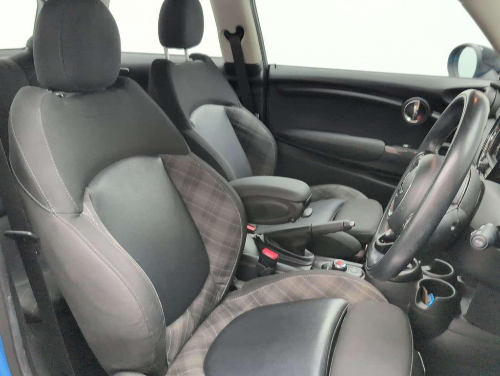 Used 2018 68 MINI HATCH 1.5 Cooper Classic 3dr CLICK+COLLECT / HOME DELIVERY
