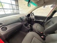 USED 2011 61 HYUNDAI I10 1.2 Classic Hatchback 5dr Petrol Manual Euro 5 (85 bhp) 2 Keys-Part exchange to clear