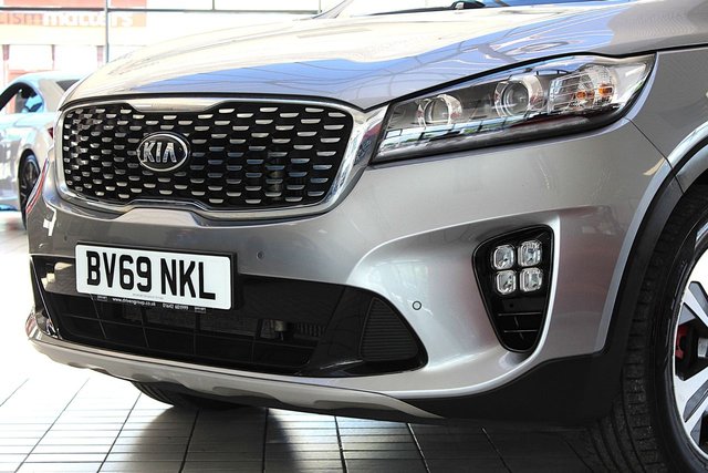 View our KIA SORENTO