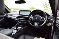 USED 2022 22 BMW 5 SERIES 2.0 520d MHT M Sport Saloon 4dr Diesel Hybrid Steptronic xDrive Euro 6 (s/s) (190 ps) M SPORT PRO / H&K / COMFORT PK