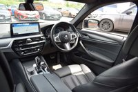 USED 2022 22 BMW 5 SERIES 2.0 520d MHT M Sport Saloon 4dr Diesel Hybrid Steptronic xDrive Euro 6 (s/s) (190 ps) M SPORT PRO / H&K / COMFORT PK