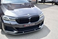 USED 2022 22 BMW 5 SERIES 2.0 520d MHT M Sport Saloon 4dr Diesel Hybrid Steptronic xDrive Euro 6 (s/s) (190 ps) M SPORT PRO / H&K / COMFORT PK