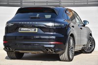 USED 2023 72 PORSCHE CAYENNE 3.0 V6 E-Hybrid 17.9kWh Platinum Edition SUV 5dr Petrol Plug-in Hybrid TiptronicS 4WD Euro 6 (s/s) (3.6kW Charger) (462 ps) Full Service History | 1 Former Keeper | Electric Panoramic Roof | 4 Wheel Drive | ULEZ Free | Full Black Leather Upholstery | Camera | MOT Valid (05/05/2027)