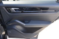 USED 2023 72 PORSCHE CAYENNE 3.0 V6 E-Hybrid 17.9kWh Platinum Edition SUV 5dr Petrol Plug-in Hybrid TiptronicS 4WD Euro 6 (s/s) (3.6kW Charger) (462 ps) Full Service History | 1 Former Keeper | Electric Panoramic Roof | 4 Wheel Drive | ULEZ Free | Full Black Leather Upholstery | Camera | MOT Valid (05/05/2027)