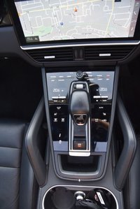 USED 2023 72 PORSCHE CAYENNE 3.0 V6 E-Hybrid 17.9kWh Platinum Edition SUV 5dr Petrol Plug-in Hybrid TiptronicS 4WD Euro 6 (s/s) (3.6kW Charger) (462 ps) Full Service History | 1 Former Keeper | Electric Panoramic Roof | 4 Wheel Drive | ULEZ Free | Full Black Leather Upholstery | Camera | MOT Valid (05/05/2027)