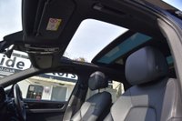 USED 2023 72 PORSCHE CAYENNE 3.0 V6 E-Hybrid 17.9kWh Platinum Edition SUV 5dr Petrol Plug-in Hybrid TiptronicS 4WD Euro 6 (s/s) (3.6kW Charger) (462 ps) Full Service History | 1 Former Keeper | Electric Panoramic Roof | 4 Wheel Drive | ULEZ Free | Full Black Leather Upholstery | Camera | MOT Valid (05/05/2027)