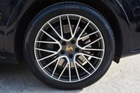 USED 2023 72 PORSCHE CAYENNE 3.0 V6 E-Hybrid 17.9kWh Platinum Edition SUV 5dr Petrol Plug-in Hybrid TiptronicS 4WD Euro 6 (s/s) (3.6kW Charger) (462 ps) Full Service History | 1 Former Keeper | Electric Panoramic Roof | 4 Wheel Drive | ULEZ Free | Full Black Leather Upholstery | Camera | MOT Valid (05/05/2027)