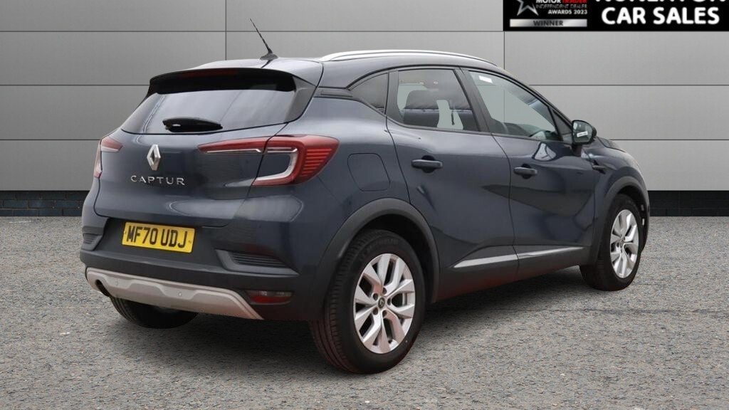 USED 2021 70 RENAULT CAPTUR 1.3 TCe Iconic SUV 5dr Petrol Manual Euro 6 (s/s) (130 ps) 