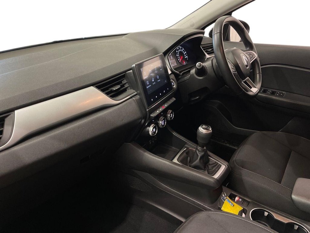 USED 2021 70 RENAULT CAPTUR 1.3 TCe Iconic SUV 5dr Petrol Manual Euro 6 (s/s) (130 ps) Sat Nav